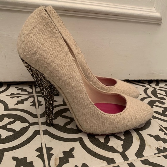 NWOB Bottega Veneta tweed crystal heel pumps. - Picture 4 of 7